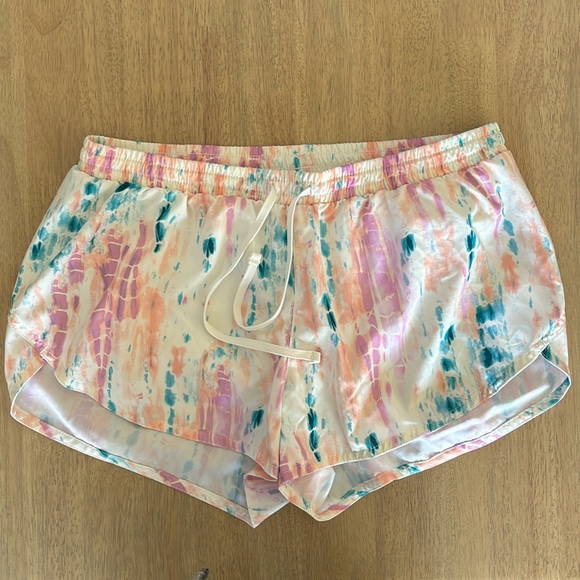 Old Navy, mid-rise, tie dye active shorts, size small. - Picture 1 of 3